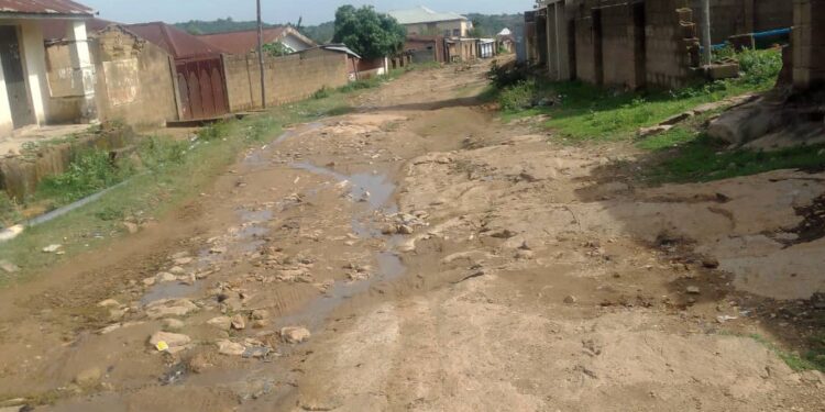 Residents lament deplorable state of Longwa Cele Road, seek urgent govt action