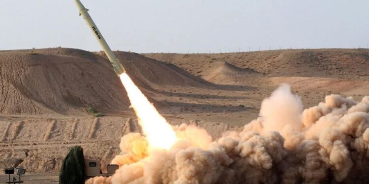 DUMI-DUMIN LABARI: Iran ta harba makamai zuwa Isra’ila, Trump ya bukaci a koma teburin sulhu