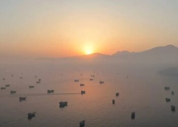 US military created secret path through Hormuz, 10 million barrels of oil pass daily – report