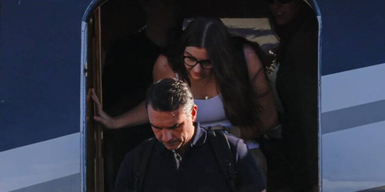 Flavio Bolsonaro lands in Miami after fleeing Brazil